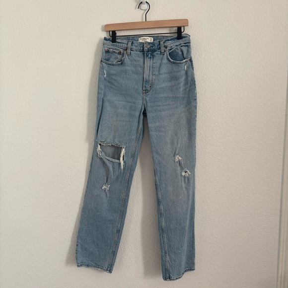 Abercrombie & Fitch Denim - Abercrombie & Fitch Sz 28/6 R Blue Distressed Ultra High Rise 90s Straight Jean